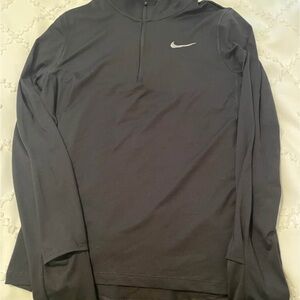 Nike Women’s  Black Drifit Quarterzip